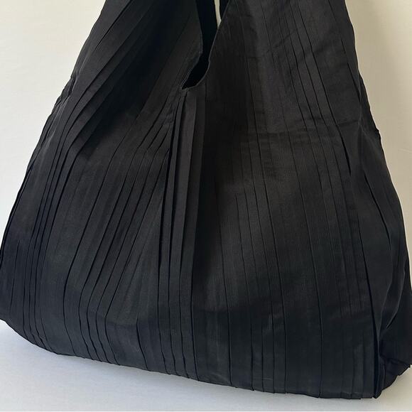 The Row Bindle Pleated Silk-organza Shoulder Bag in Black Suede inside Knot Top - Picture 8 of 14